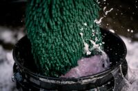 Nuke Guys - Chenille Waschhandschuh dunkelgrün